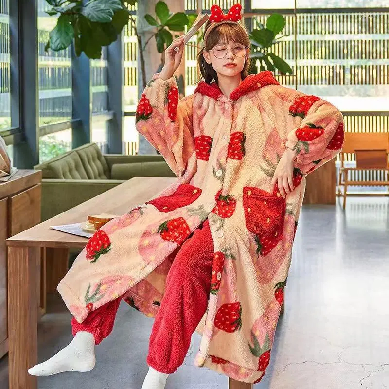 Vêtements de nuit pour femmes Kawaii Flanelle 2023 Hiver Kimono Chemise de nuit Fraise Mignon Home Wear pour femmes Peignoir chaud Dessin animé Robe longue à capuche