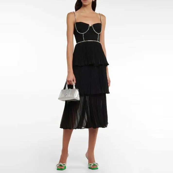 2024 Kvinnors modeklänning Runway Dresses Solid Color Sexig Bandage Dress med Suspender Rhinestones Vackra och elegant aftonklänning Kakeklänning
