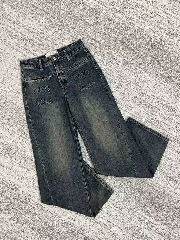 Kvinnors jeansdesigner 2023 Autumn Low midja breda ben Jeans för kvinnor Design Känsla ut sliten, tvättad lös, rak ben Slimning Floor Slim Pants