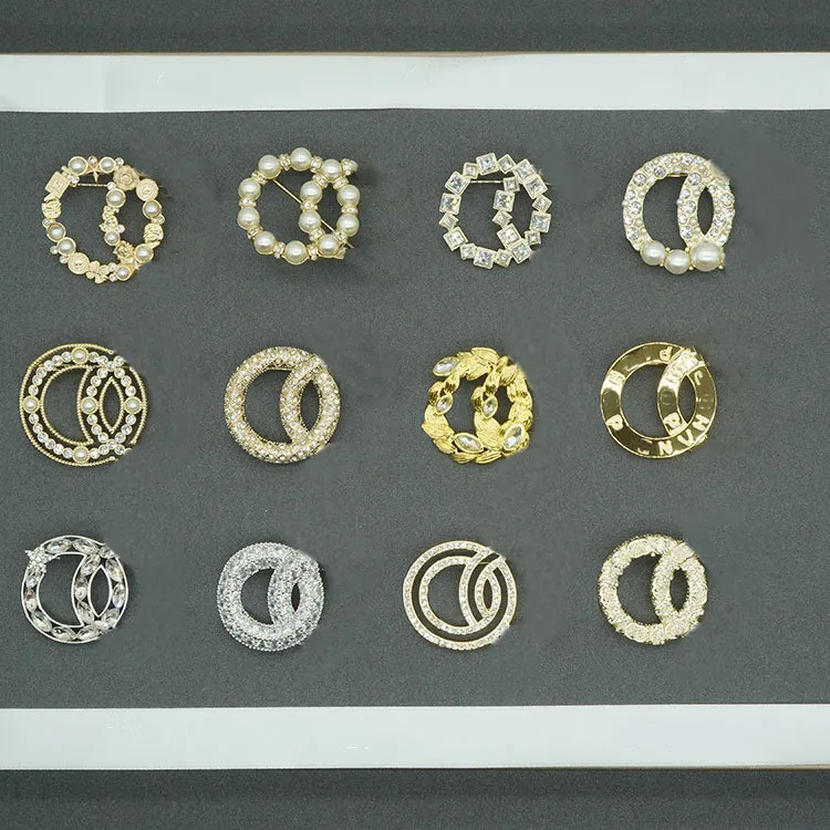 New Diamond Brooch Luxury Design Brooch Pins For Woman Man Wild Fashion Accessories Supply Gift