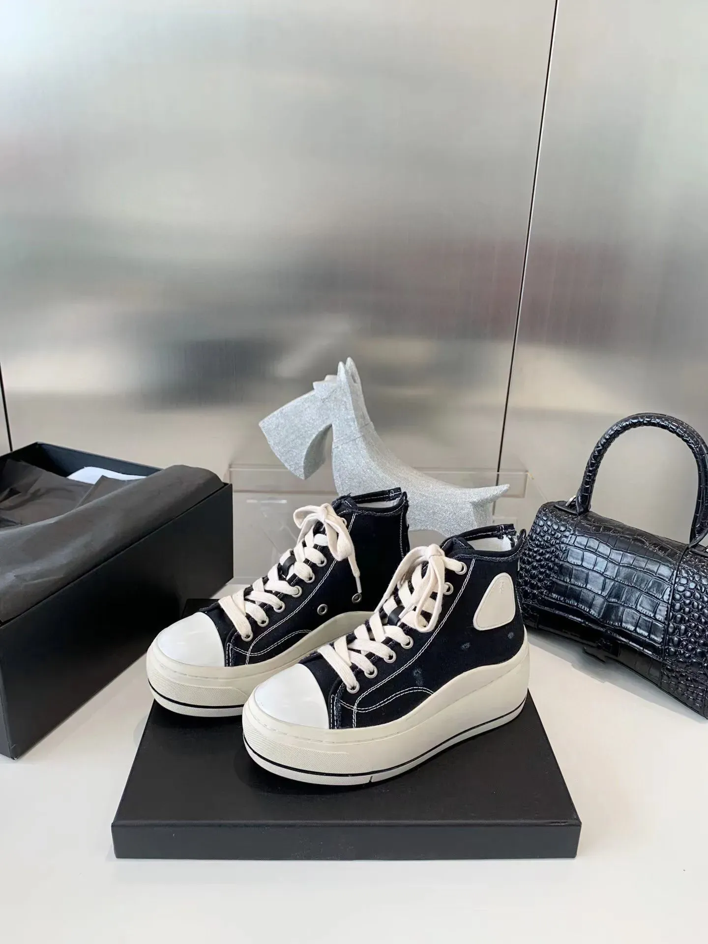 que shoes シルバー For Kawasaki Ninja ZX 6R 2024 2025 ZX636 Matte Sharkskin