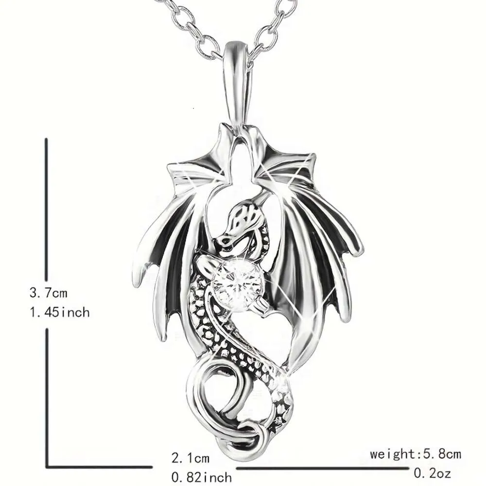 Collier pendentif en forme de Dragon 3D gravé Cool, chaîne de clavicule avec symbole d'amour éternel en strass pour adolescents, 1 pièce