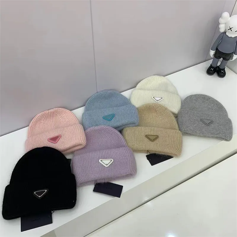 Gorro de designer de luxo chapéus de cor sólida moda triângulo invertido p letra logotipo de malha chapéu de inverno unissex versátil casual chapéus sem aba chapéus de caxemira quentes