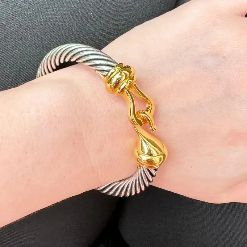 Cable classic buckle deals bracelet with gold