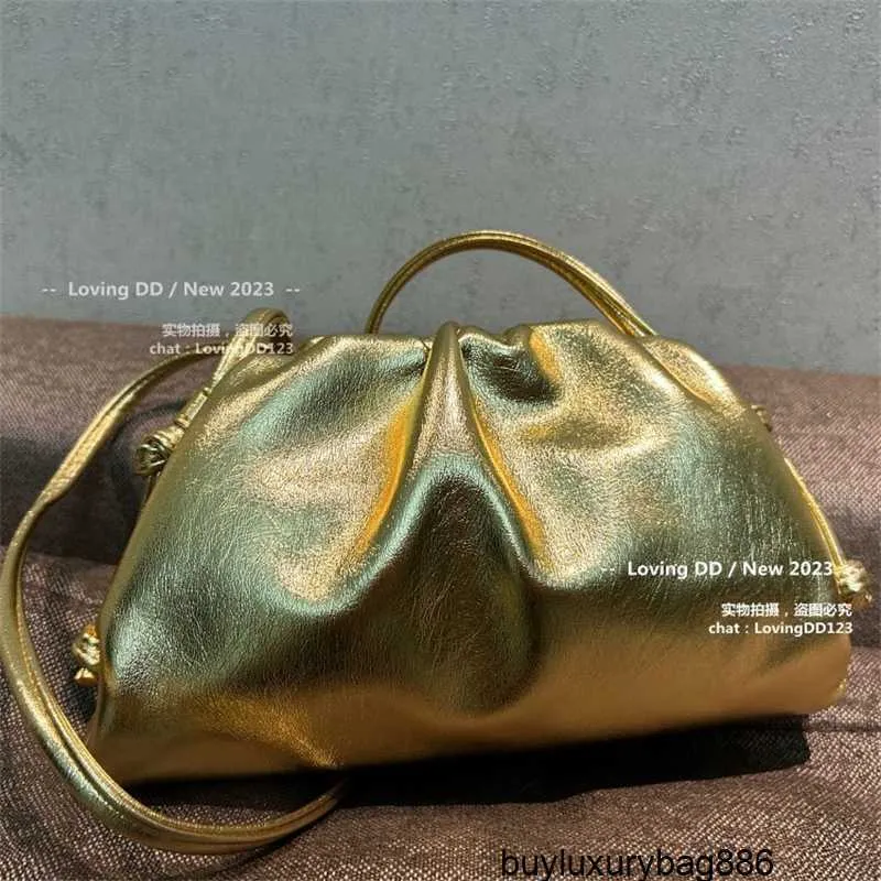 Designer Clutch Bags BottegavVeneta Womens Pouches Bright Face Cloud Pack Gold and Silver Internet Celebrity Weiye Same Style Dumpling Pack Honey Bouncing Bag HB6O