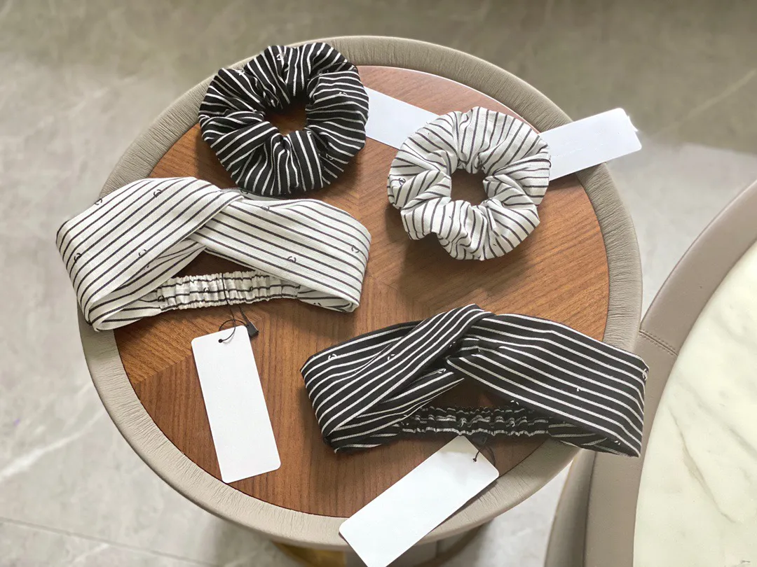 Designer Seide Kreuz Stirnbänder 2023 Mode Frauen Mädchen Elastische Brief Braun Satin Haarbänder Retro Turban Headwraps Geschenke Stirnbänder