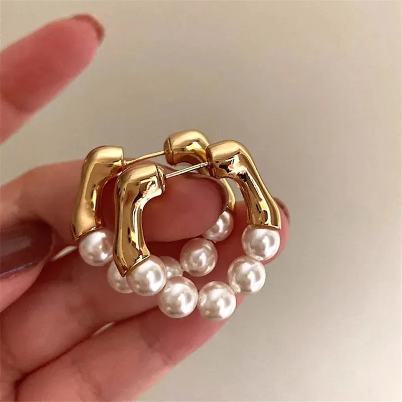 Charm XIALUOKE Fashion Pearl Beads Earrings European American Style Hip hop Punk Personality After Hanging Travel Accessories 231205