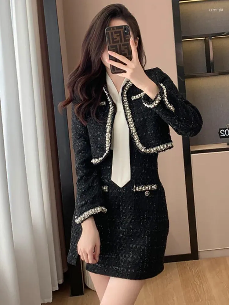 Arbeitskleider Luxus Perlen Tweed Zweiteiliges Set für Frauen Schwarze kurze Jacke Mantel Kleid Anzüge Streetwear Woolen 2 Outfits