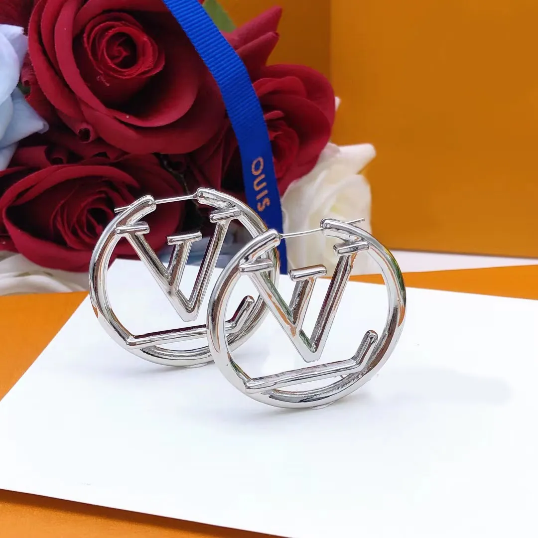Gouden oorbellen oorringen ontwerper voor vrouwen geschenken Valentijnsdag designer sieraden aangenaam verrast.2024 bovenaan
