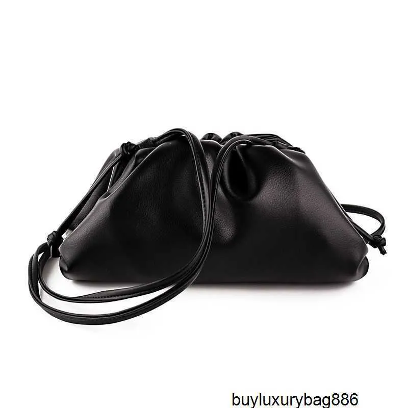 Sacos de embreagem de designer BottegavVeneta Womens Bolsas 2024 Venda Quente Xiaojing Laojiang Saco de Mão Nuvem Cor Sólida Camada Superior Couro Macio Plissado Dumpli HBLT