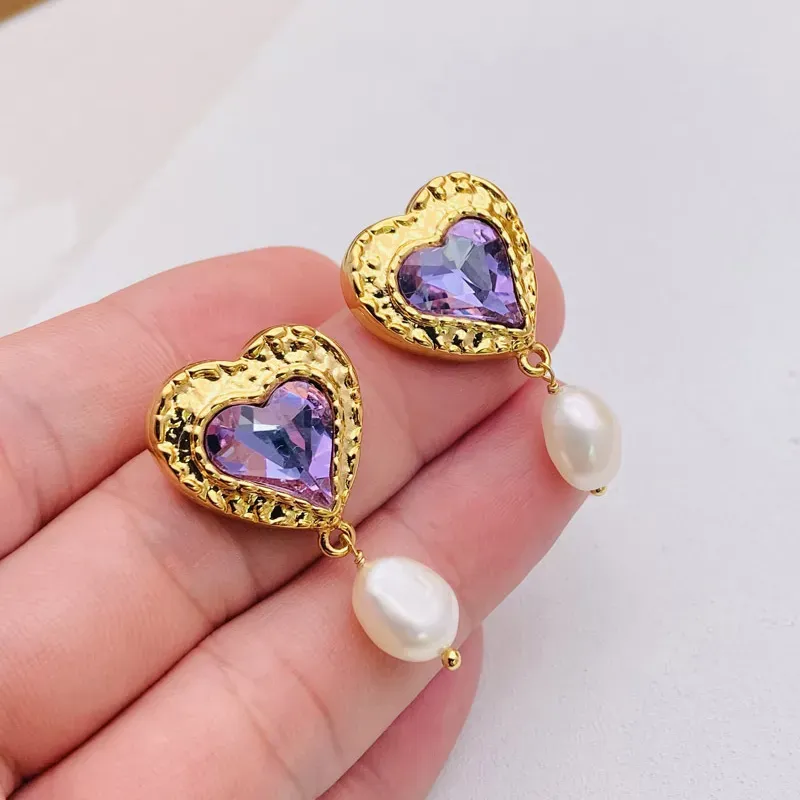 Baroque Pearl Charm Ear Stud Vintage Heart Earrings in Gold