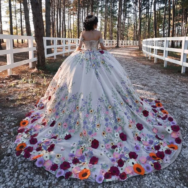 Sexig älskling bollklänning pärlstav quinceanera klänning från axelprinsessan korsettklänningar applikationer spetspärlor vestidos de 15 anos