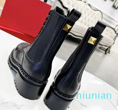 Bottes chaudes d'hiver à talons épais en cuir de neige, Design de luxe à la mode, chaussettes à semelles épaisses