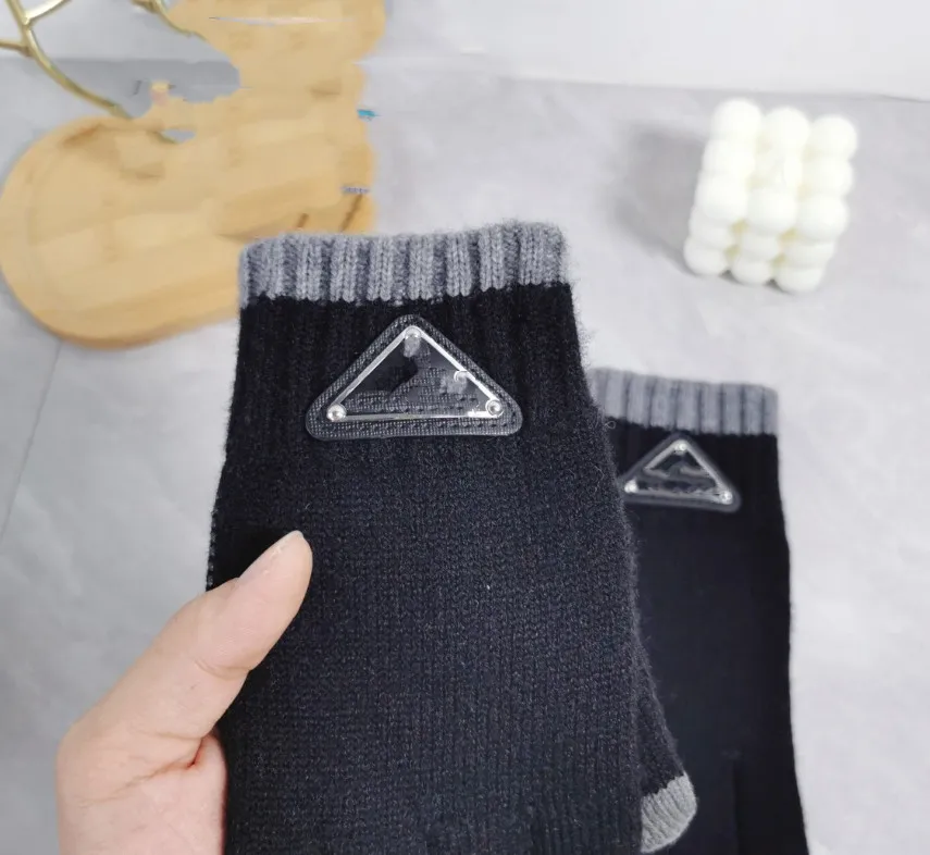 Winter Neue Strickhandschuhe Herren winddicht und Kälteschutz Fingerspitzen-Touchscreen Nanjima Samt Doppelschicht warme rutschfeste Reithandschuhe