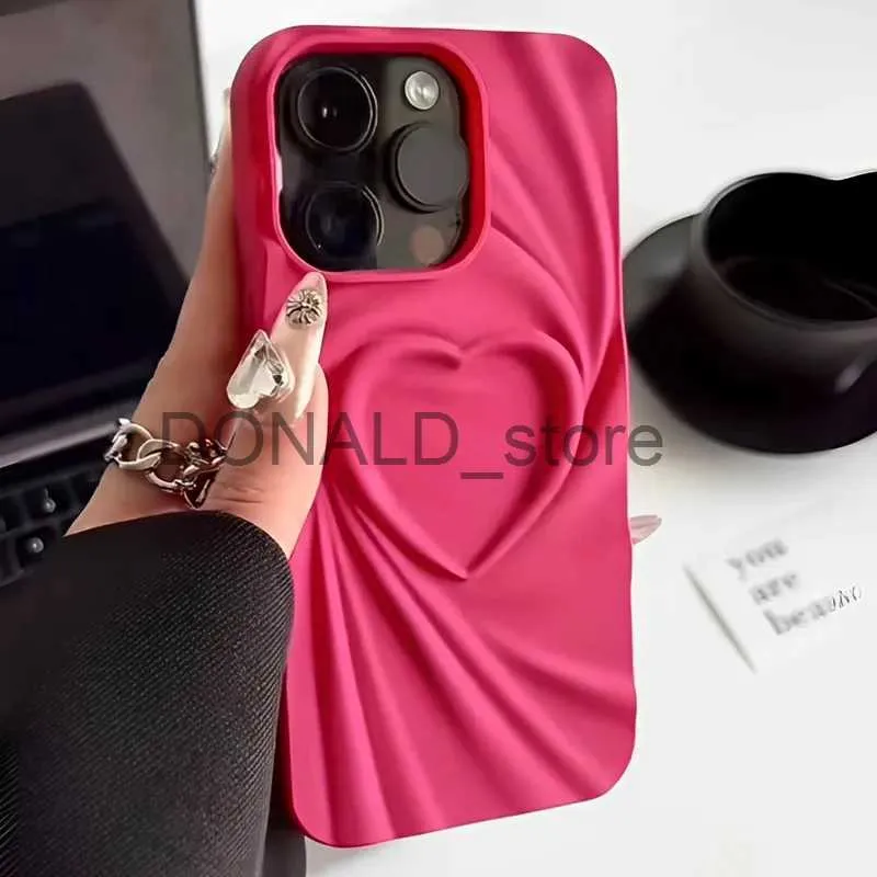 Étuis de téléphone portable Sacs de soirée Corée Japon Mignon 3D Plissé Love Heart Phone Case pour iPhone 15 14 13 11 12 Pro Max Matte Fold Pattern Soft Silicone Cover Shell J231216