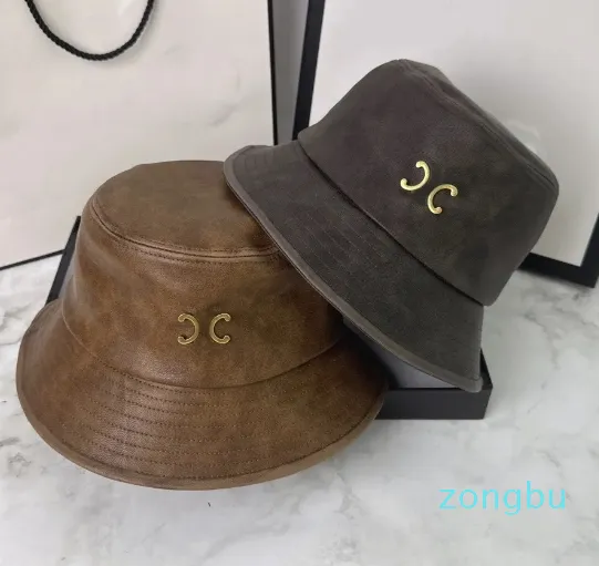 Sombreros de cubo Gorro de ala ancha Invierno Carta de lujo Marca Casual Cuero Moda Calle Metal Casquette para hombres Equipado Berretto