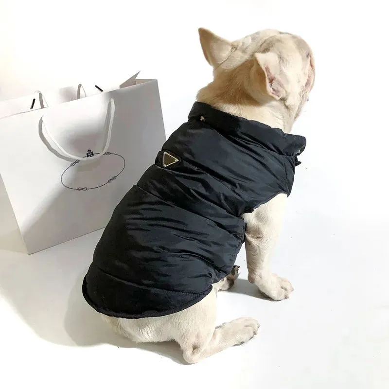 Winter Thicken Warm Pet Vests Dog Apparel Classic Triangle Badge Teddy Coat Fashion Hooded Designer Bulldog Coats