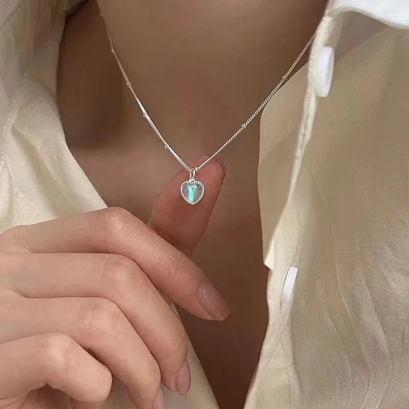 Pendant Necklaces Heart Moonstone Necklace For Women Silver Color Gradient Gemstones Bead Chain Fashion Jewerly Gift