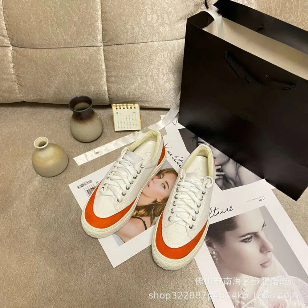 Scarpe bianche shop di tela