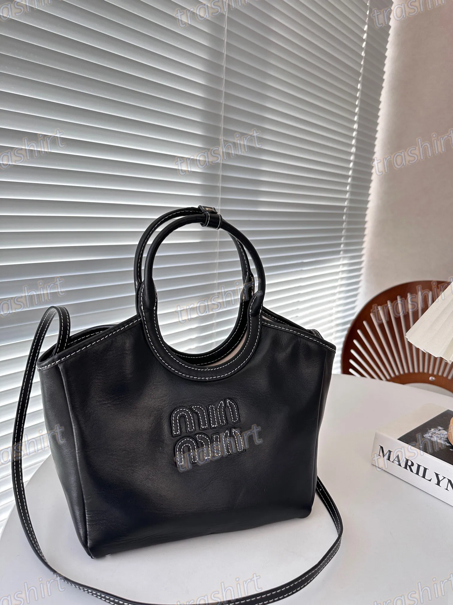 Luxury Leather Armpit Bag Womens Travel Shopper axeldesigner Tygväska handväska Handväska hink semester stad crossbody kopplingspåsar