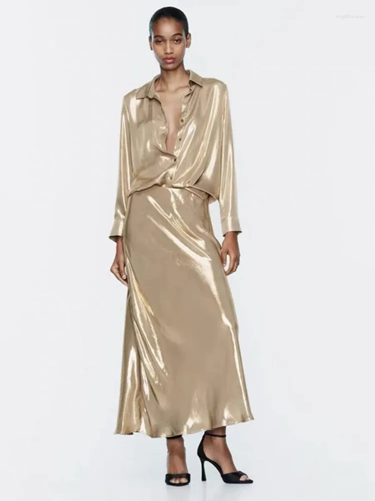 Sukienki robocze 2024 Spring Dwuczęściowy zestaw metalową koszulę LAPE LUBY LUBY LICZNĄ PÓŁ CARTURNIKA MODY MODY MODY Kobieta Streetwear