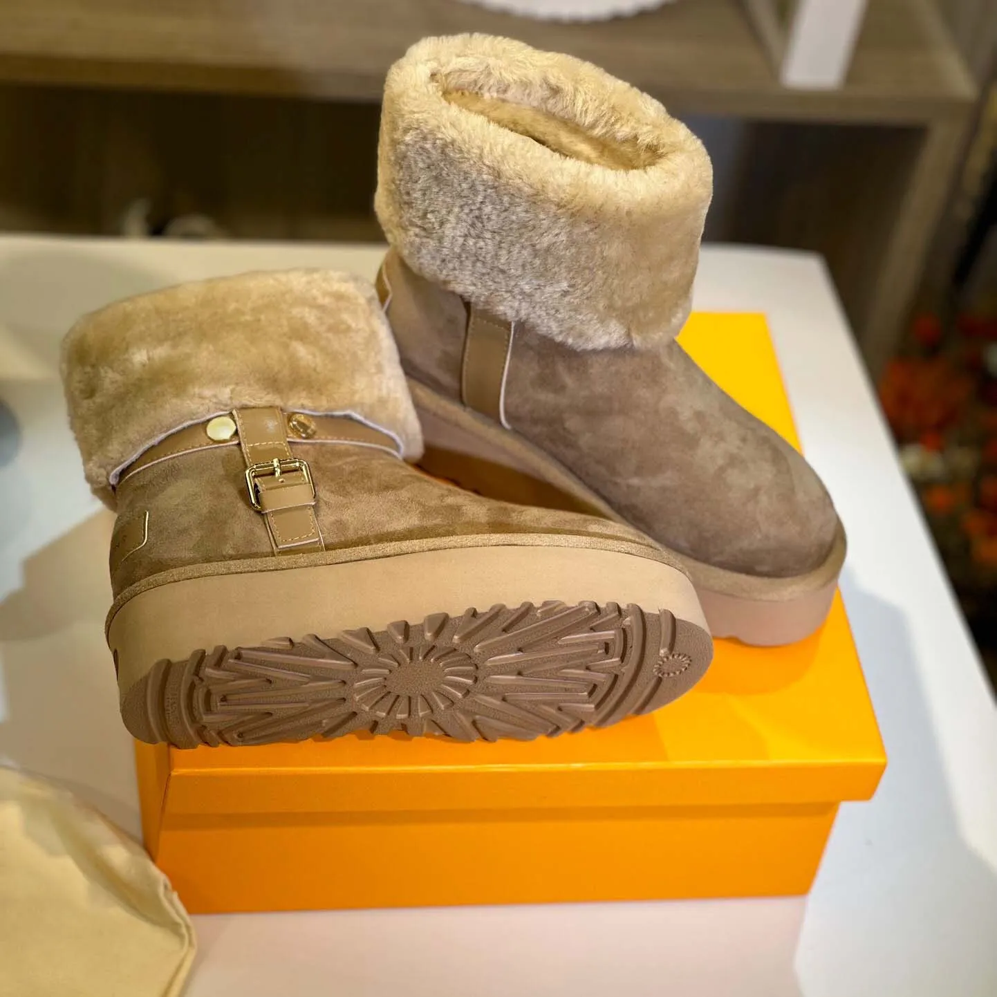 Дизайнерские ботинки Paris Luxury Bont Boot Подличный кожаный ботинок Женщина короткие кроссовки для ботинок тренеры с тапочкой к 1978 году S524 07