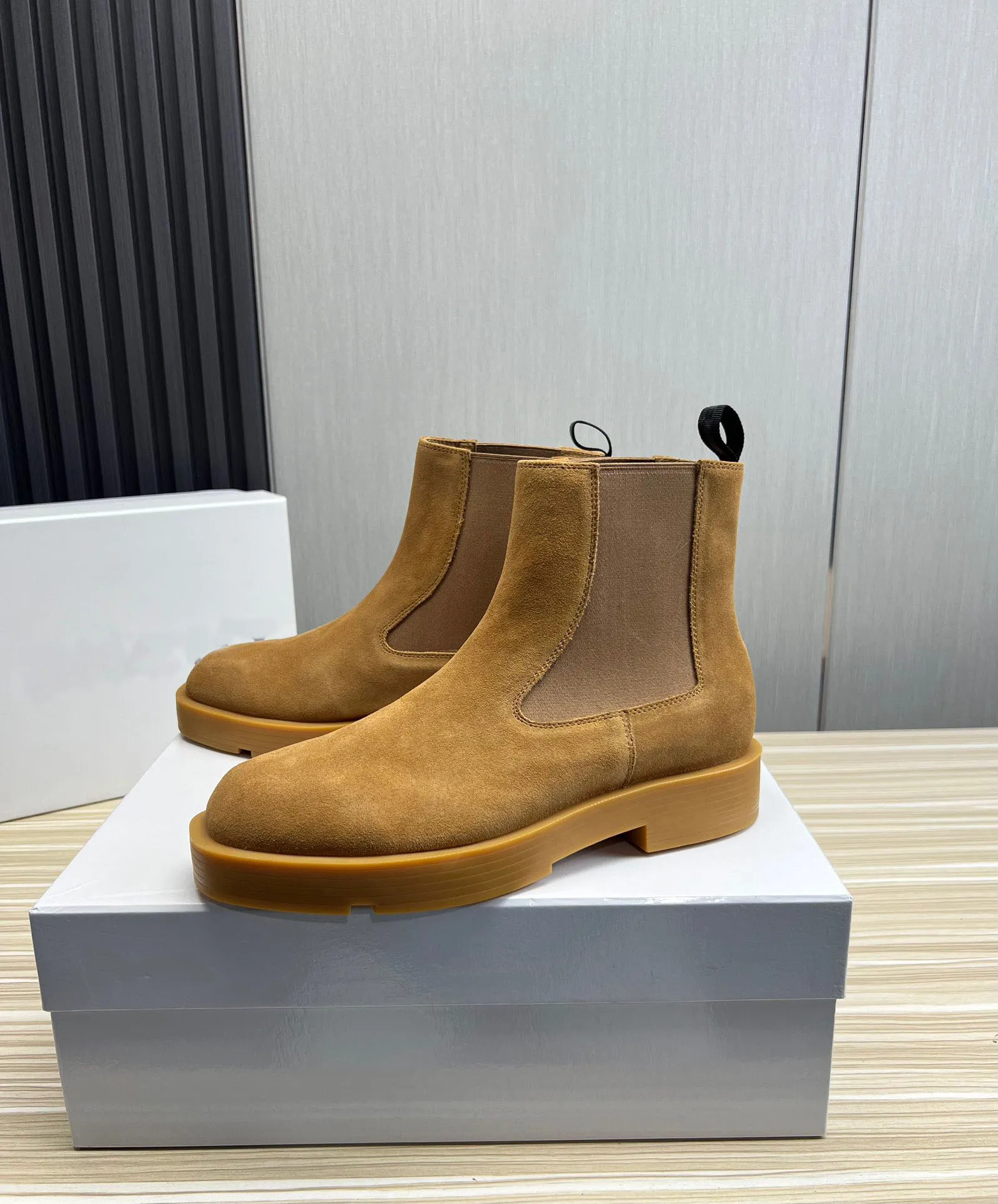 Mens Ankle Boots Casual vandringsstövlar Fashion Brand Outdoor Martin Boots Man Classic Party Business Dress Shoes Storlek 38-45