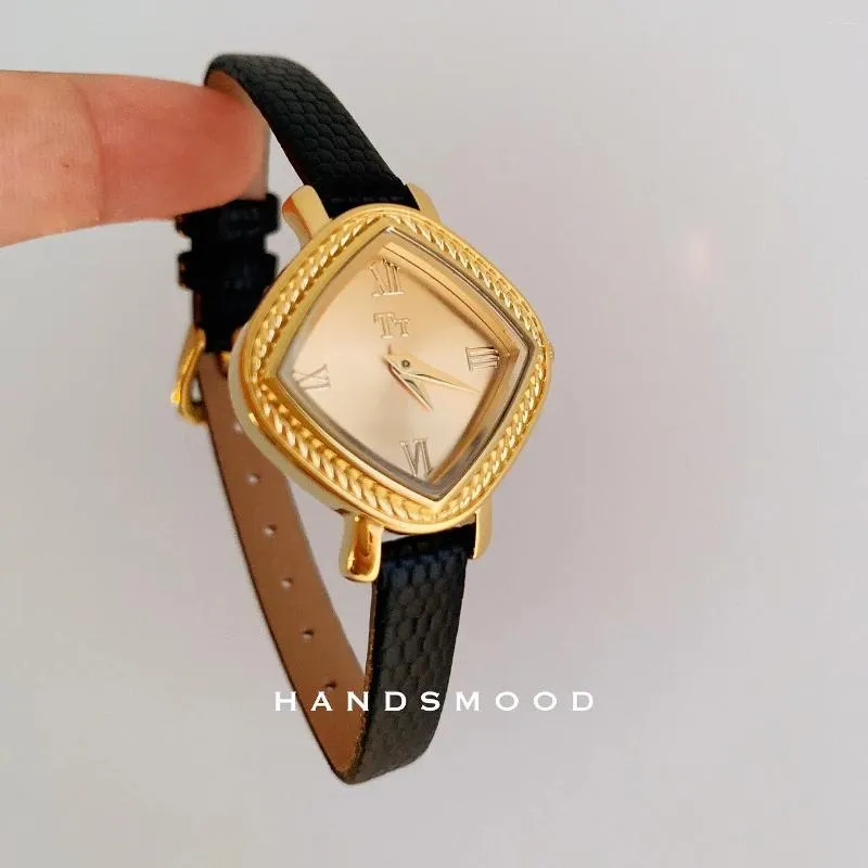 Wristwatches Genuine Leather Brass Dial Luxury Women Watch Quartz Vintage Retro Gold Lady Bracelet Christmas