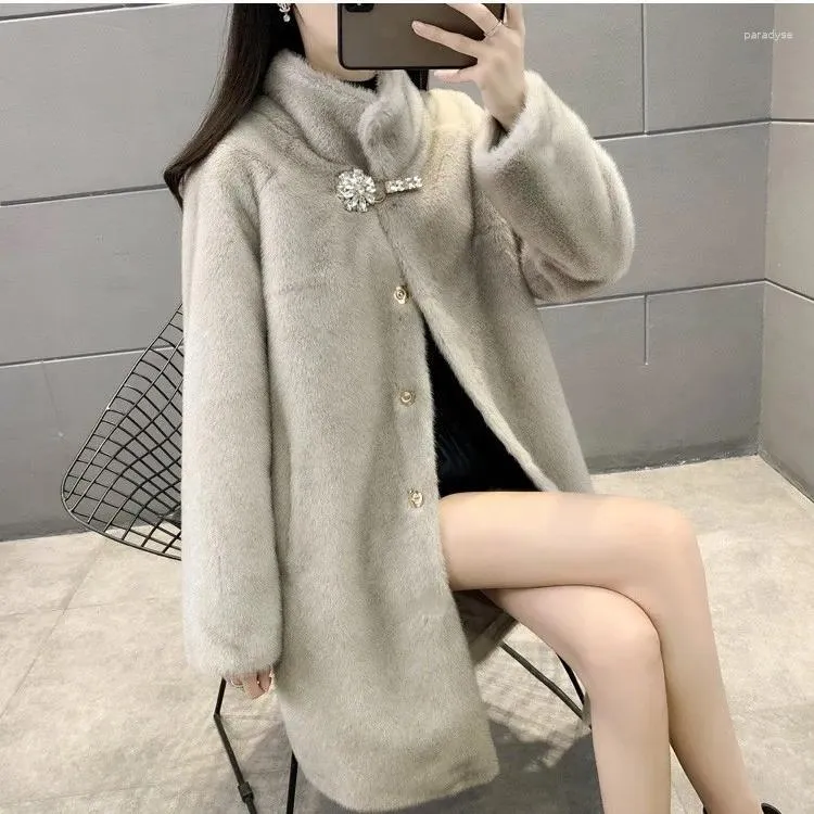 Женский мех 2023 Компания Женская модная фальшивка осень зима высокая качественная пушистая куртка Ladies Ry Tops C1