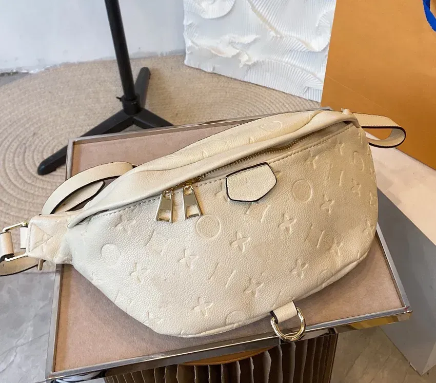 2024 Kadın Hobos Omuz Bel Çantaları Ayna Kalitesi Lüksler Çanta Tasarımcıları Serseri Çanta Crossbody Deri Çiçek Bag Erkek Kahverengi Cüzdan W