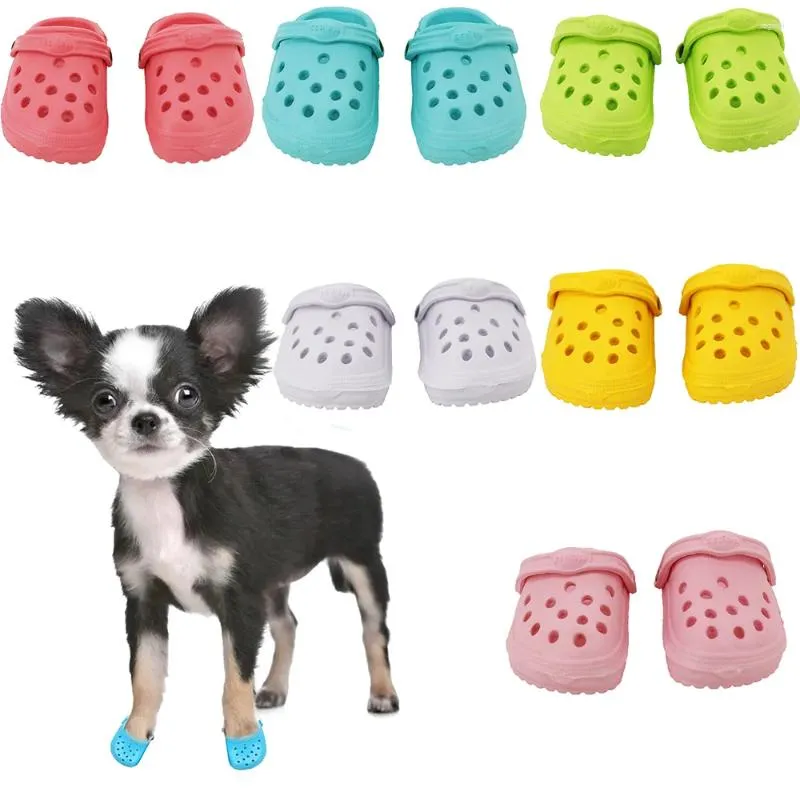 Vestuário para cães um par bonito pet anti-skid sapatos 2 pcs sandálias de verão malha para cães filhote de cachorro respirável confortável buraco acessórios