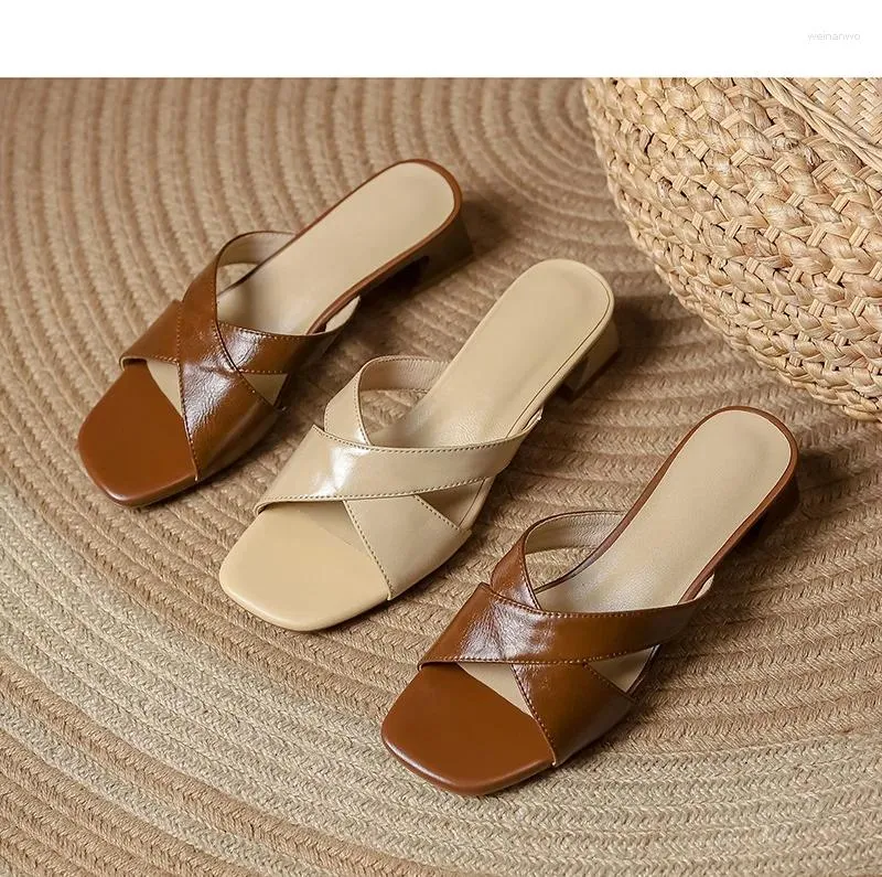 Kapcie 2023 Summer Sexy Famies High Heels Square Otwarte palce buty Sandały na swobodne zjeżdżalnie plażowe