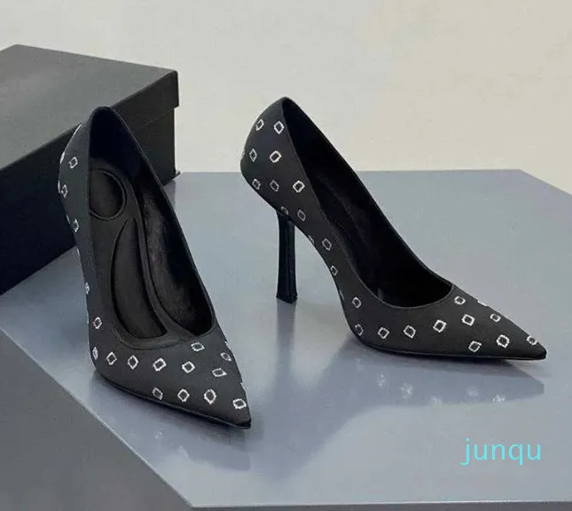 Dames satijnen pumps met ondiepe mond Avondschoenen Luxe designer schoenen met dunne hoge hak Fabrieksschoeisel