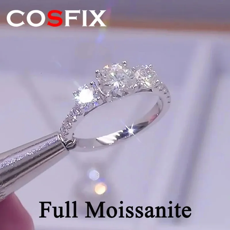 Bröllopsringar Cosfix Luxury 3 Stone Full Ring for Women Double Halo S925 Silver Plated 18K Lab Created Diamond Band 231206