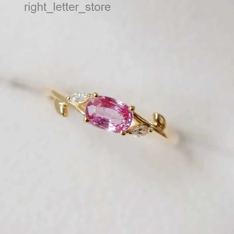 Solitaire Ring 925 Sterling Silver Gold Rose Flower Pink Stone Ring Zircon Luxury Vintage Design Söt bröllopsmodesmycken för kvinnor YQ231207