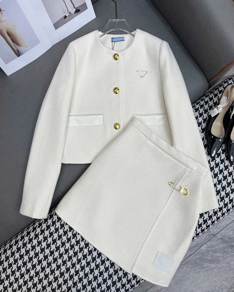 Womens Dress Casual Dresses Blazers Suit 24FW Women Jackets Two Piece Sets Stylist Causal Suits Clothing Stylist Classical Set Long Sleeve S-L