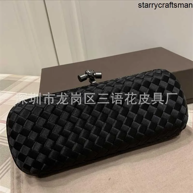 Minaudiere Clutch Bags Designer BottegavVeneta Bags 2024 Autumn New Three Language Flower Mini Python Skin Bag Edge Satin Woven Box Handbag Dinner Bag HBXV