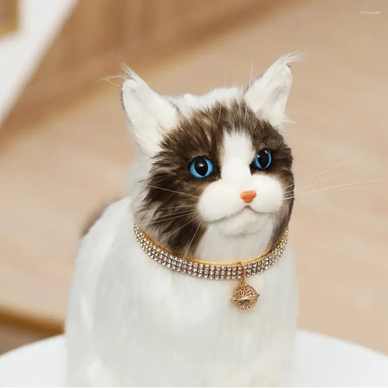 Hundhalsar Utsökt utarbetande husdjurhalsband glittrande strass katt med kinesisk klocka justerbart tillbehör