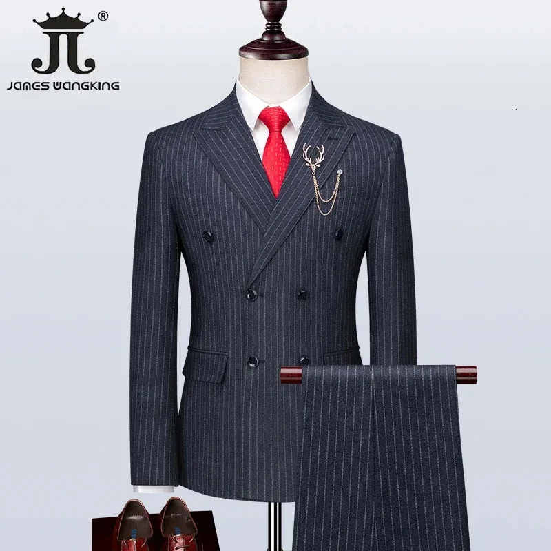 Męskie garnitury Blazers S 7xl Blazer Vest Pants Pionowe paski podwójnie piersi brytyjski styl Groom Wedding Party Business Tuxedo 231207