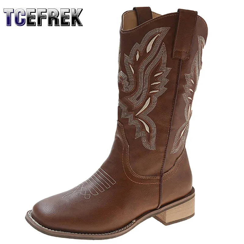 Bottes Haute qualité broder femmes bottes talons Med rétro chevalier bottes femme en cuir véritable Botas Mujer Western Cowboy vente bottes 231206