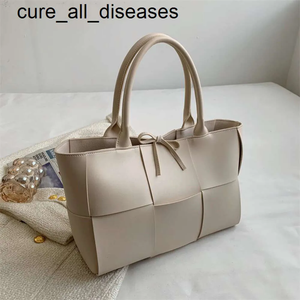 HBP Женская сумка 2024, новая модная тканая сумка для покупок, портативная сумка через плечо большой вместимости, сумки-ведра