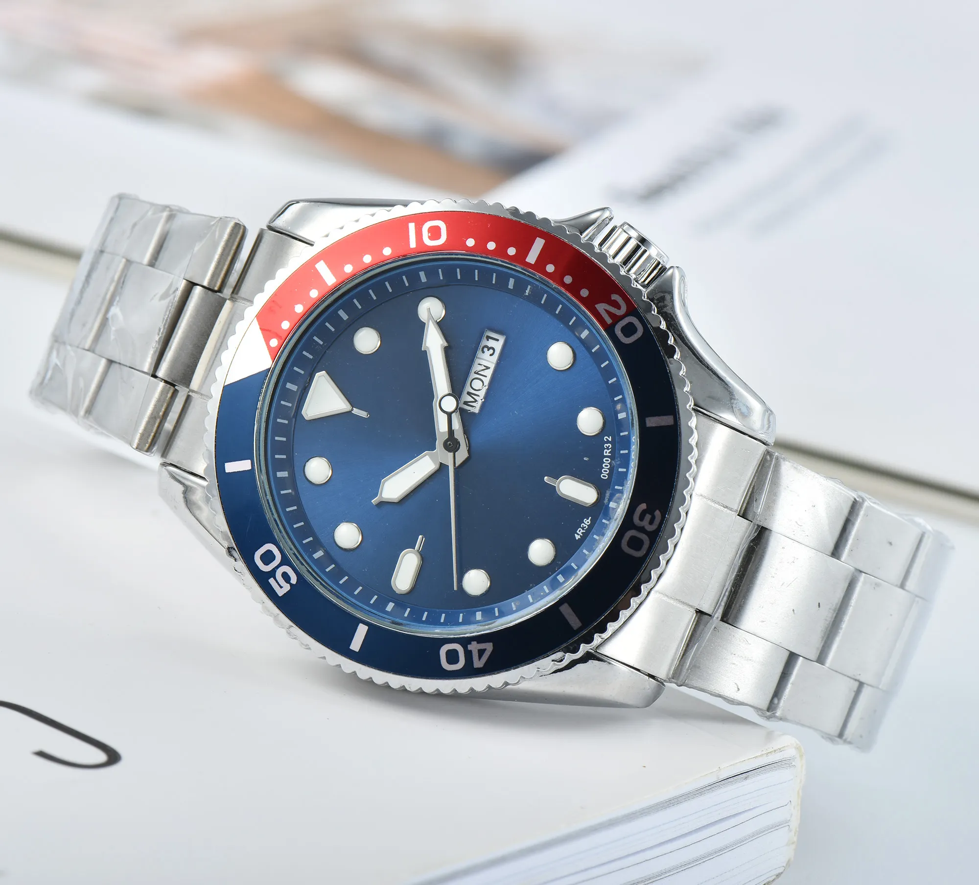 Moda homens relógio relógios de alta qualidade relógios de grife 44MM logotipo S Quartz relógio de luxo Nylon Strap Steel Strap com caixa e vidro de safira Data watch