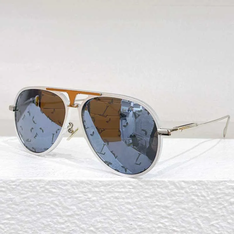 Classic Aviator Sunglasses - Gold Metal Frame, UV400  display picture 3