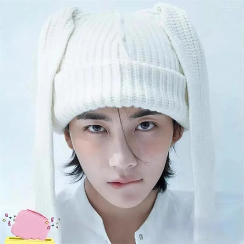 BERETS KPOP JEONGHANニットハットレターラベル長い耳の厚いドームウールキャップ冬の温かいかわいいファッション女性男性服アクセサリー