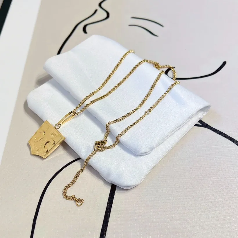 Varumärkes charm 18k guldpläterade halsband original designer hänge halsband klassisk stil kärlek gåvor smycken bröllop födelsedag hög kvalitet kvinnor halsband