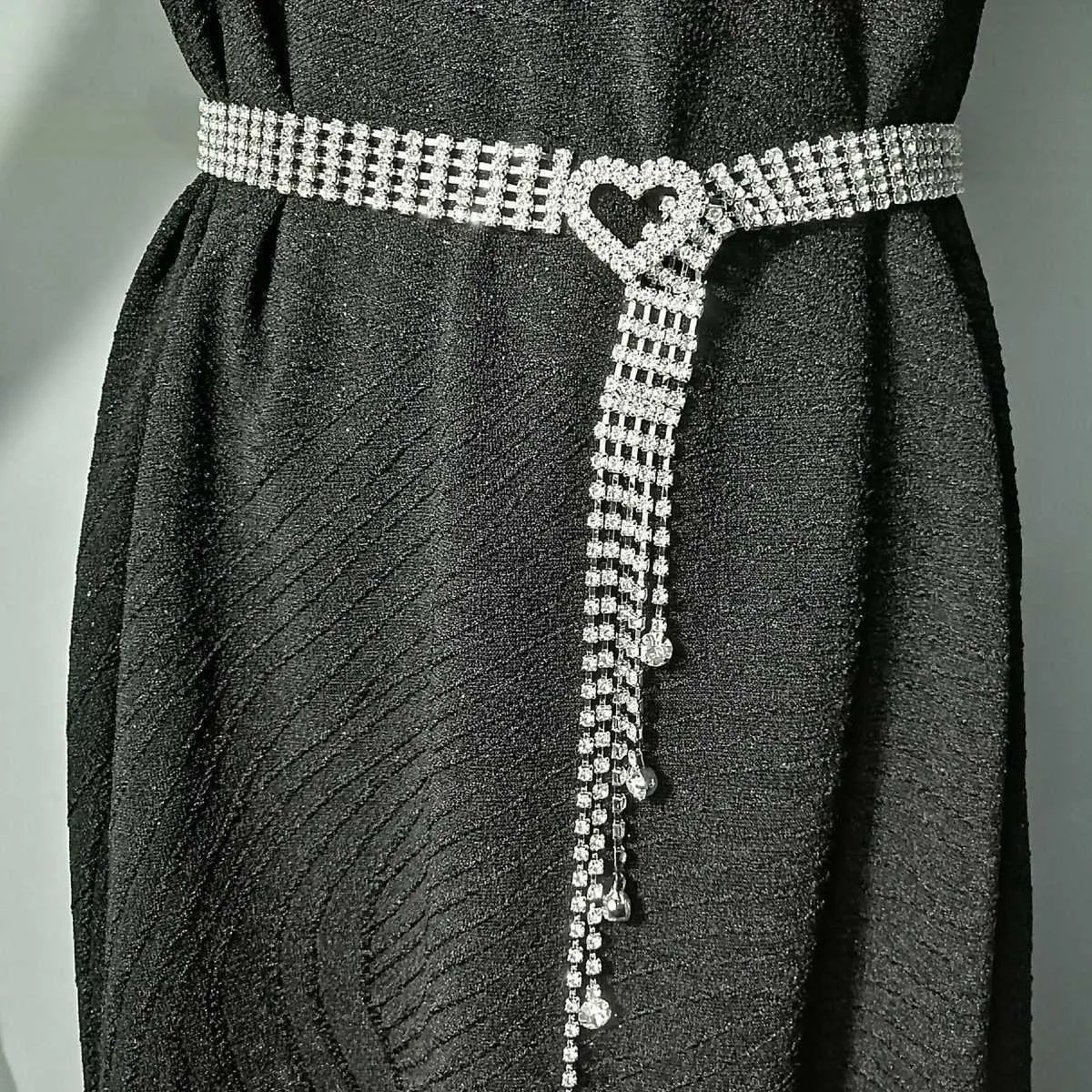 أحزمة مياه جديدة الماس حزام الخصر الماس الكامل للنساء مع حزام مرصع بسلسلة الخصر الكريستال