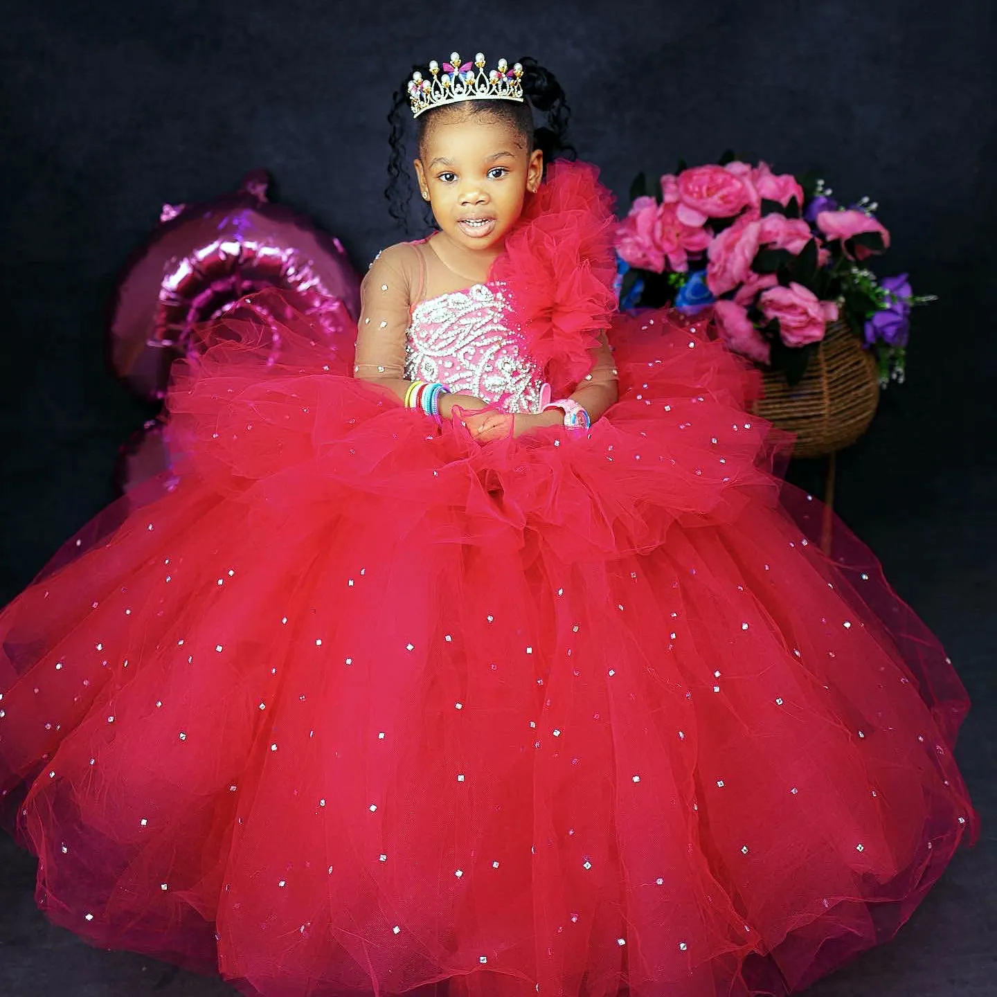 2023 Red Crystals Flower Girl Dresses Ball Gown Tulle Sheer Neck Vintage Little Girl Christmas Peageant Birthday Christening Tutu Dress Gowns ZJ4240