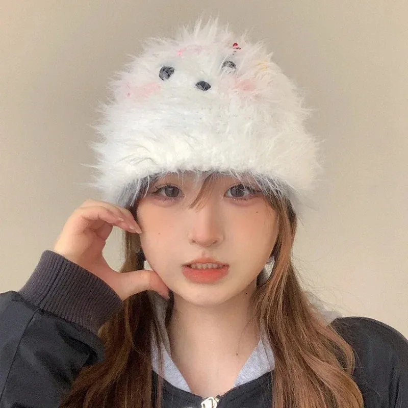 Beanie Skull Caps Ins White Plush Cute Design Beanies Autumn and Winter Fashion Korean Version varm show ansikte små stickade kvinnors hattar 231208