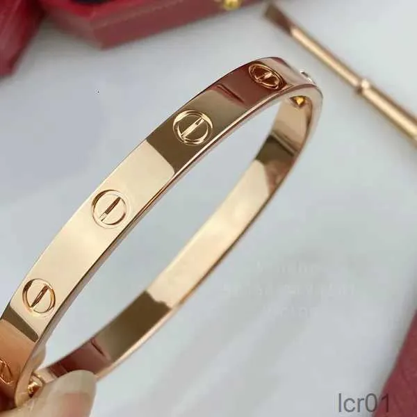 Love Bangl Bangle 18k gouden armband heren voor vrouw ontwerper 16 17 18 19cm T0p kwaliteit hoogste toonbank mode luxe klassieke stijl jubileum cadeau 014svtd
