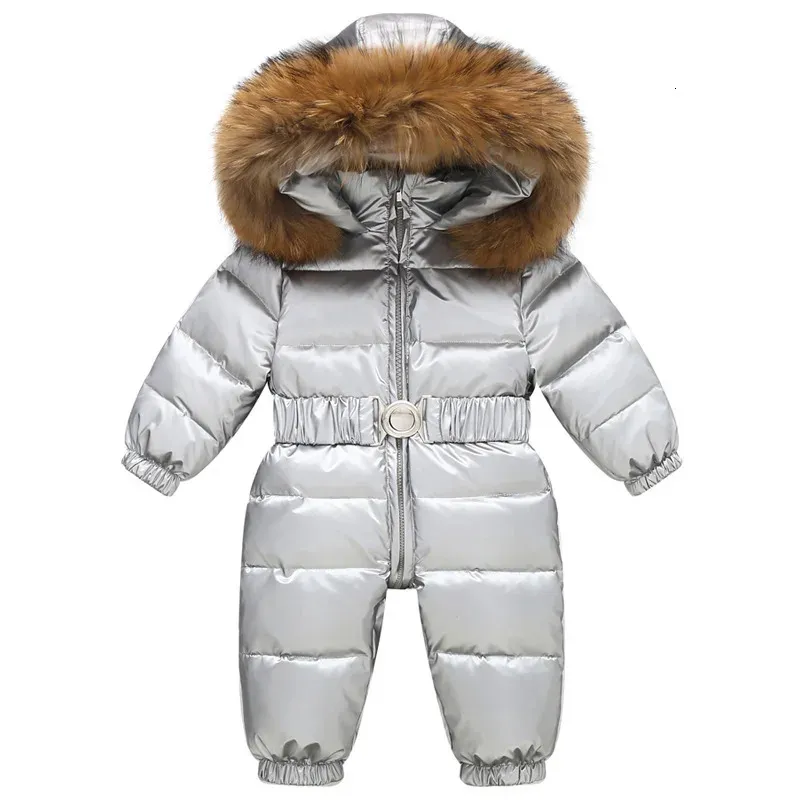 Rompers Russia Winter Kids Snowsuit光沢のあるゴールドシルバーアウトドアダックビッグファーカラーアウターウェア幼児の赤ちゃん全体的なジャンプスーツ231218